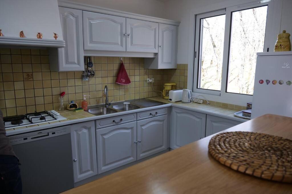 Maison Au Calme Sur Le Causse Correzien, Entre Quercy Et Perigord Villa Saint-Cernin-de-Larche Esterno foto